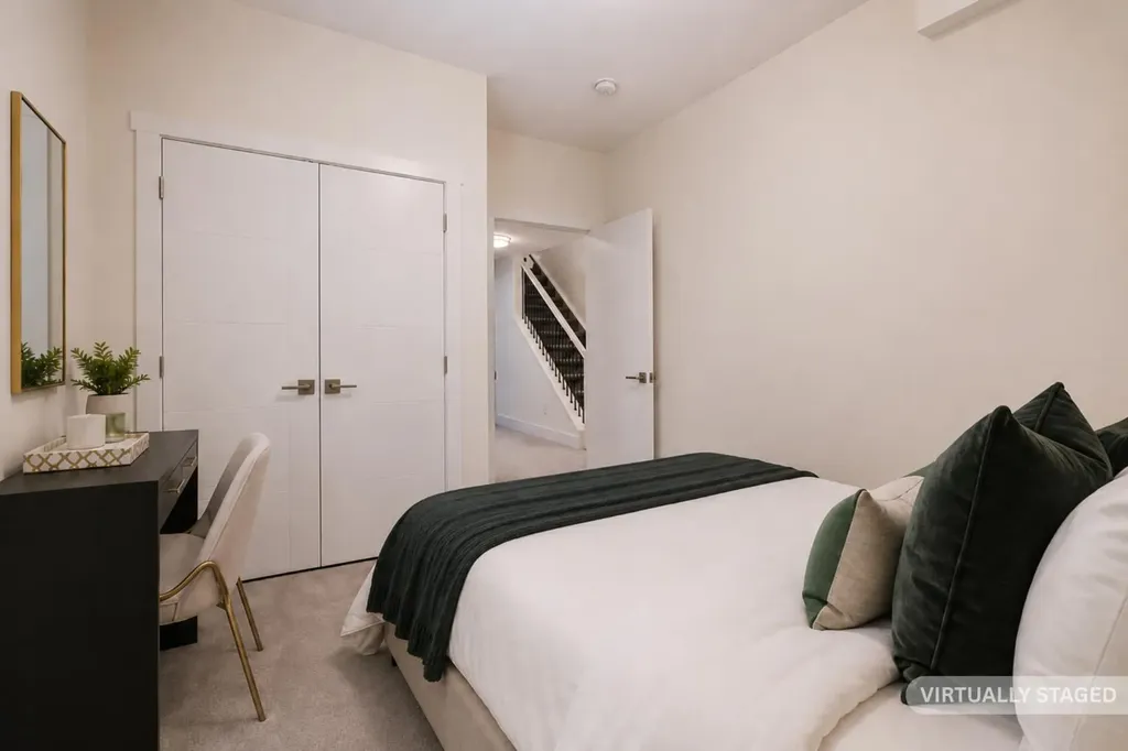 4629 72 Street NW Calgary AB T3B 2L3