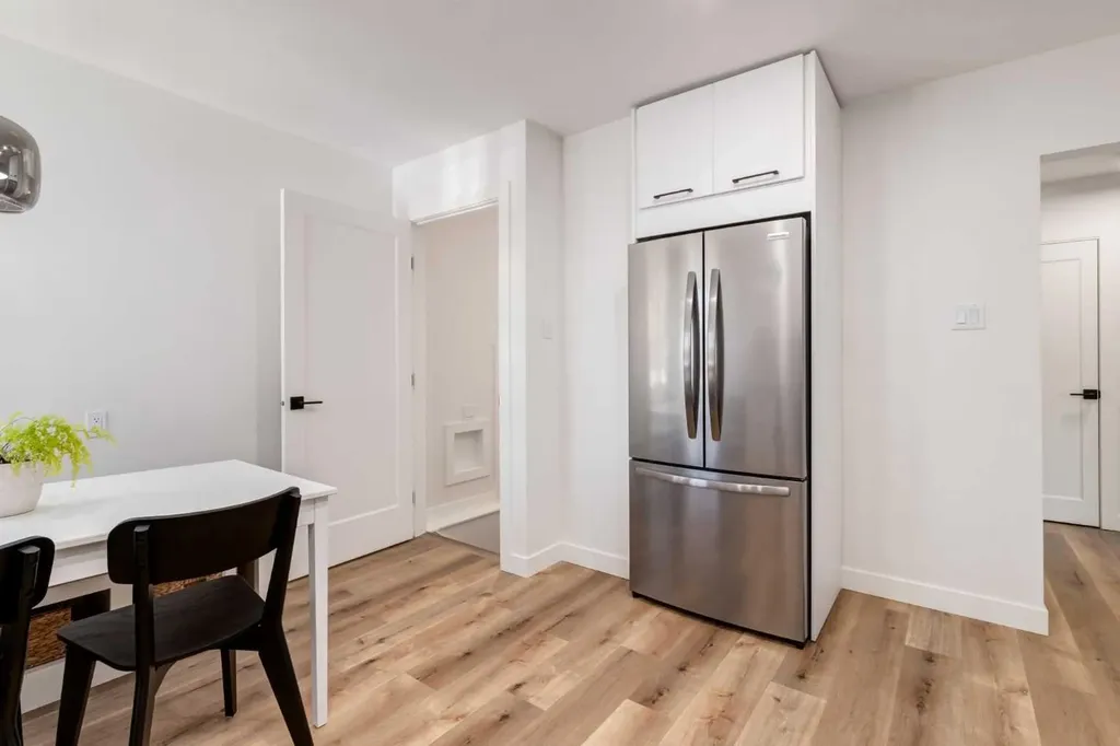 1920 Kelwood Drive SW Calgary AB T3E 3Z3