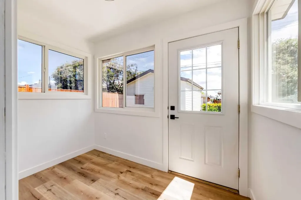 1920 Kelwood Drive SW Calgary AB T3E 3Z3