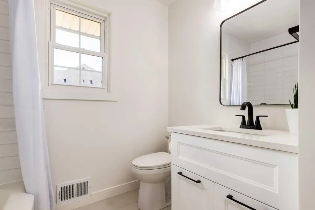 1920 Kelwood Drive SW Calgary AB T3E 3Z3