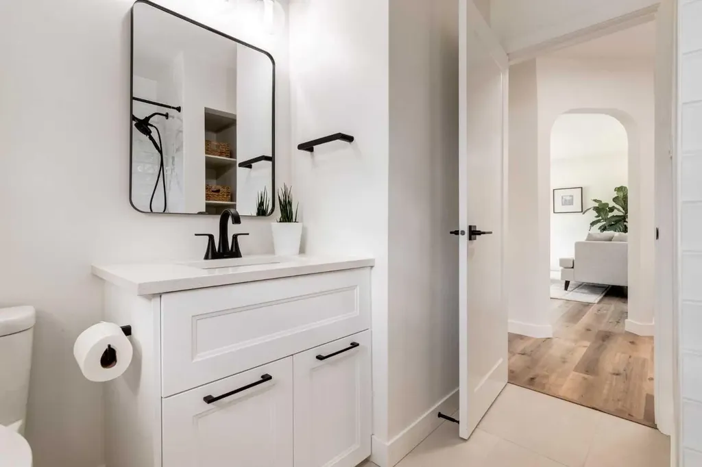 1920 Kelwood Drive SW Calgary AB T3E 3Z3