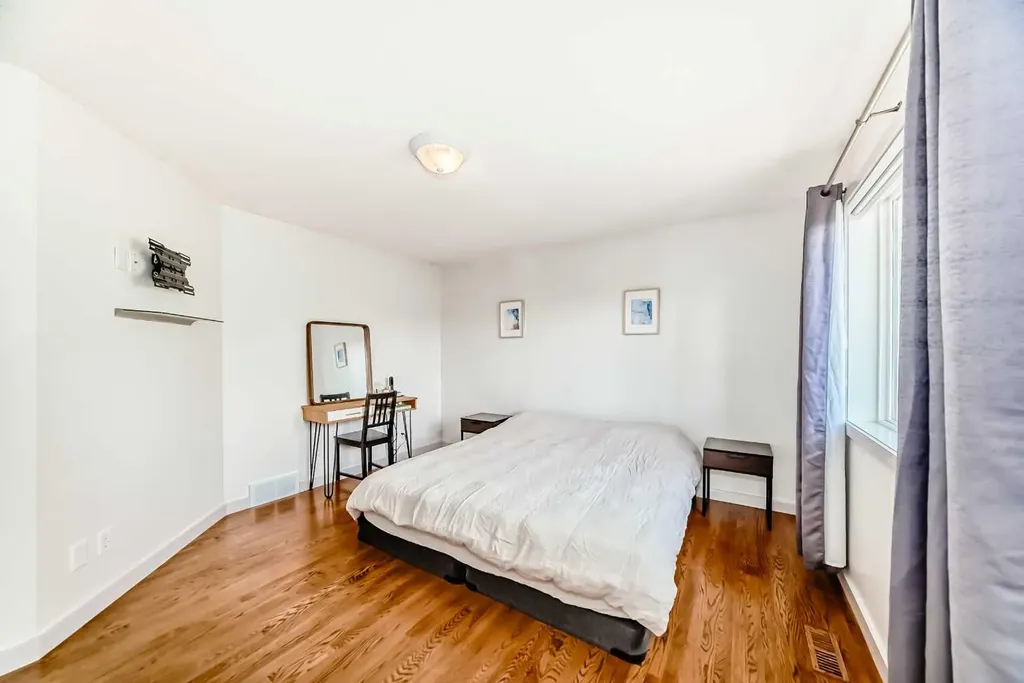 191 Sienna Park Terrace SW Calgary AB T3H 4M9
