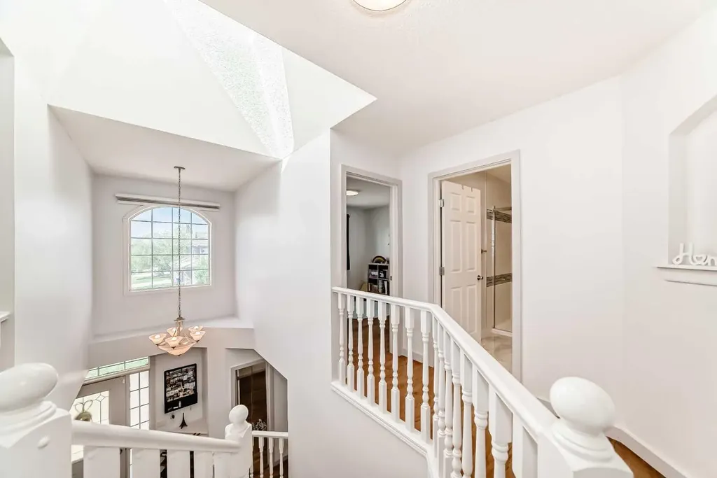 191 Sienna Park Terrace SW Calgary AB T3H 4M9