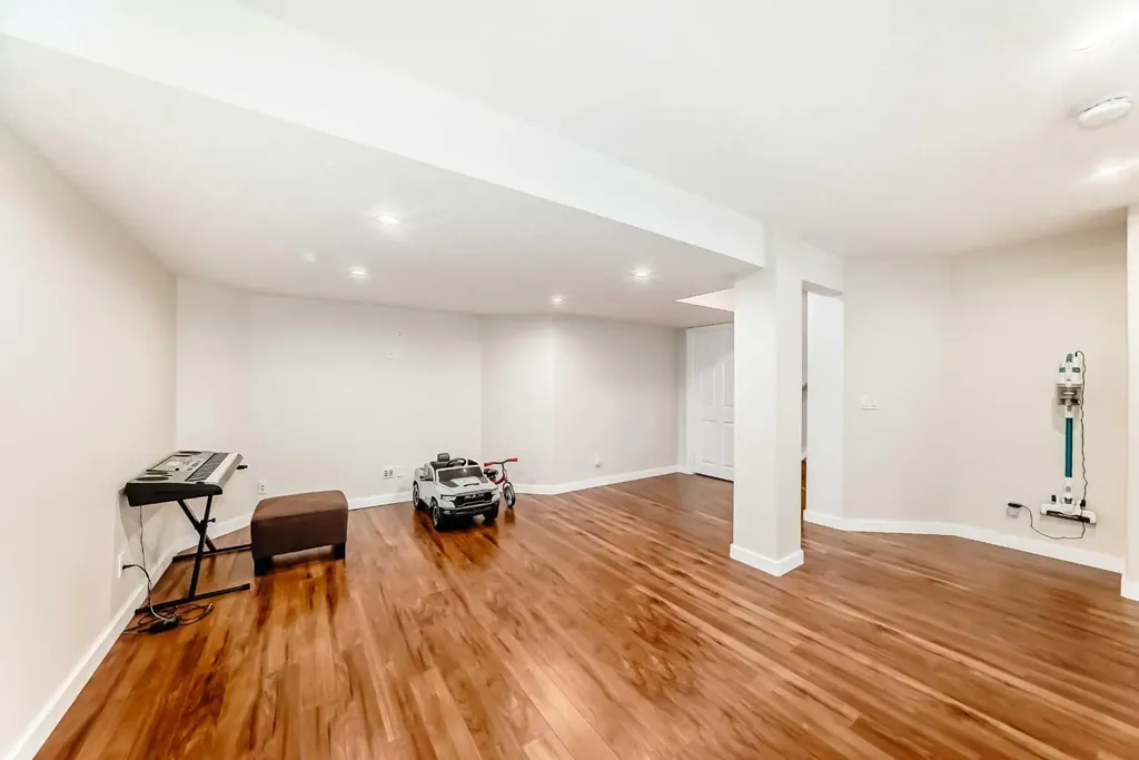 191 Sienna Park Terrace SW Calgary AB T3H 4M9