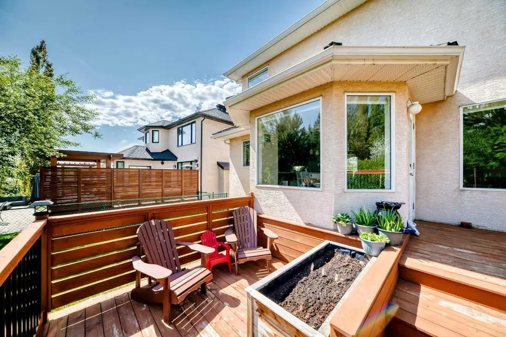 191 Sienna Park Terrace SW Calgary AB T3H 4M9