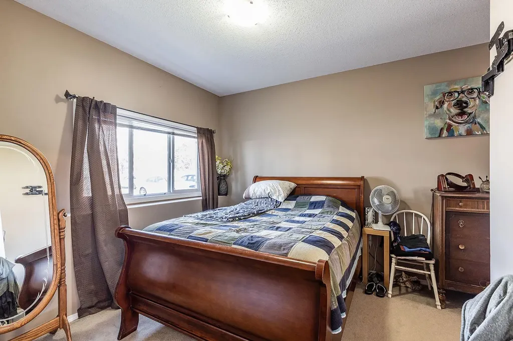 35 Somerset Lane SE Medicine Hat AB T1B0E5