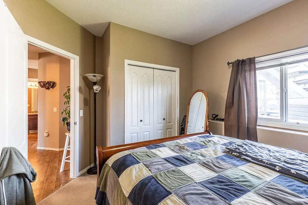 35 Somerset Lane SE Medicine Hat AB T1B0E5
