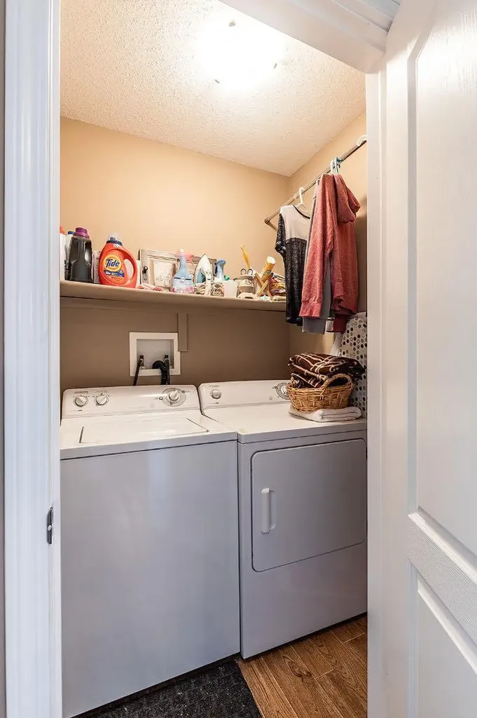 35 Somerset Lane SE Medicine Hat AB T1B0E5