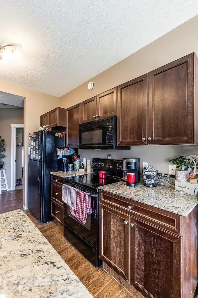 35 Somerset Lane SE Medicine Hat AB T1B0E5