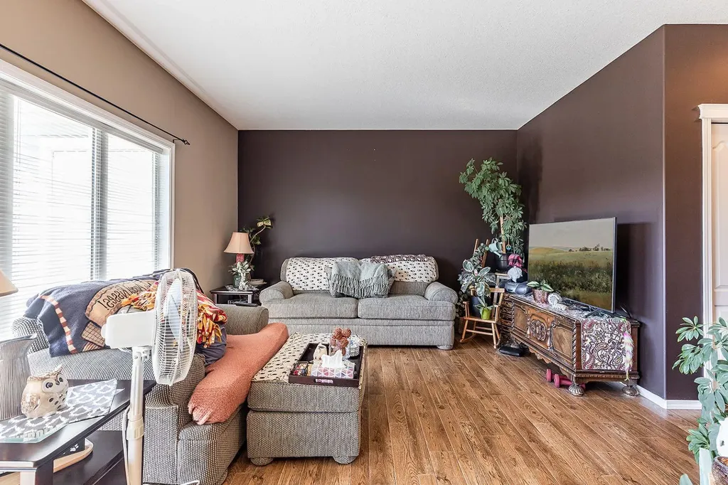 35 Somerset Lane SE Medicine Hat AB T1B0E5