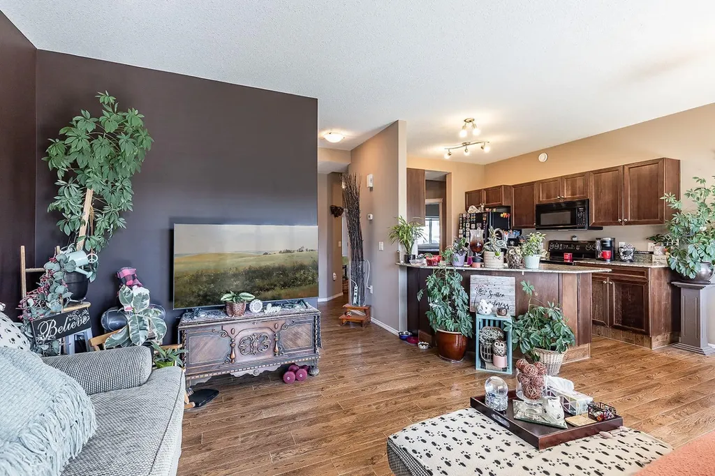 35 Somerset Lane SE Medicine Hat AB T1B0E5
