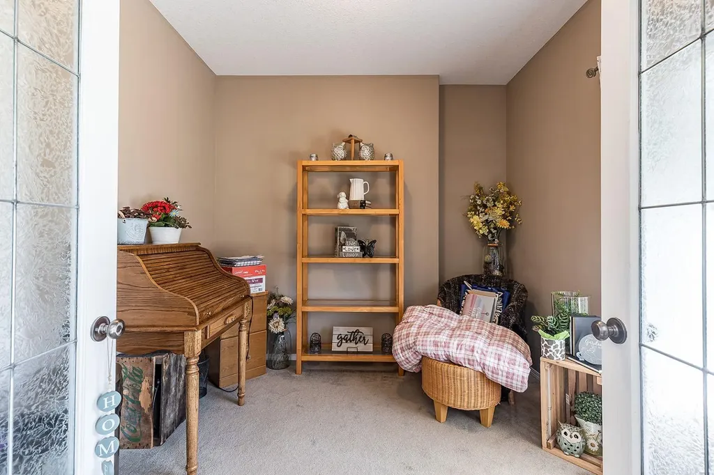 35 Somerset Lane SE Medicine Hat AB T1B0E5