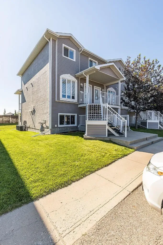 35 Somerset Lane SE Medicine Hat AB T1B0E5
