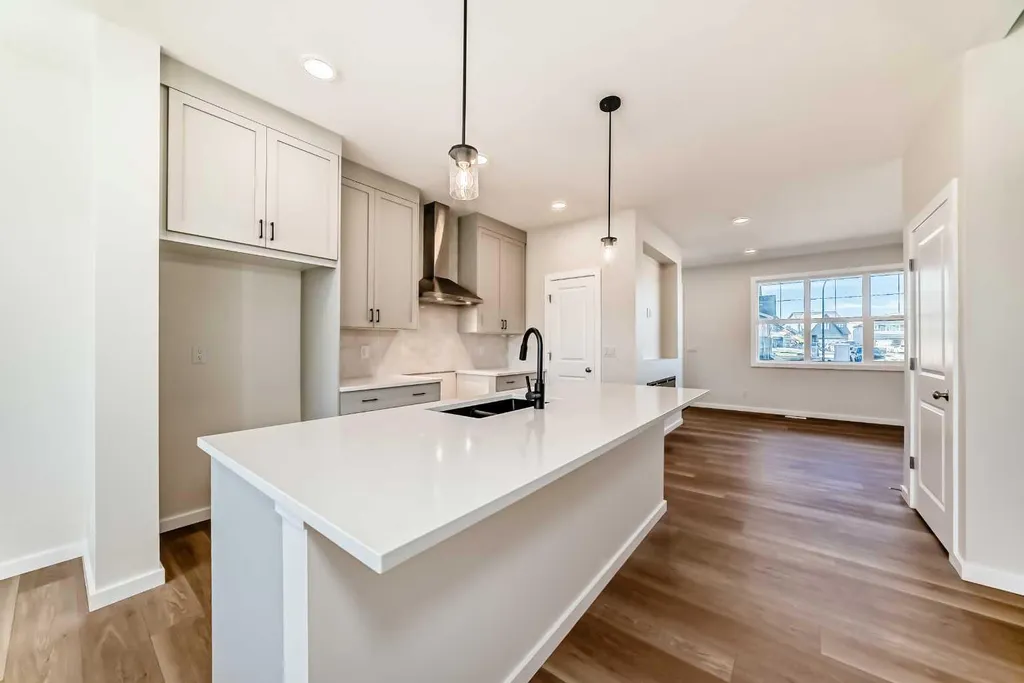 104 Creekside Rise SW Calgary AB T2X 6G8