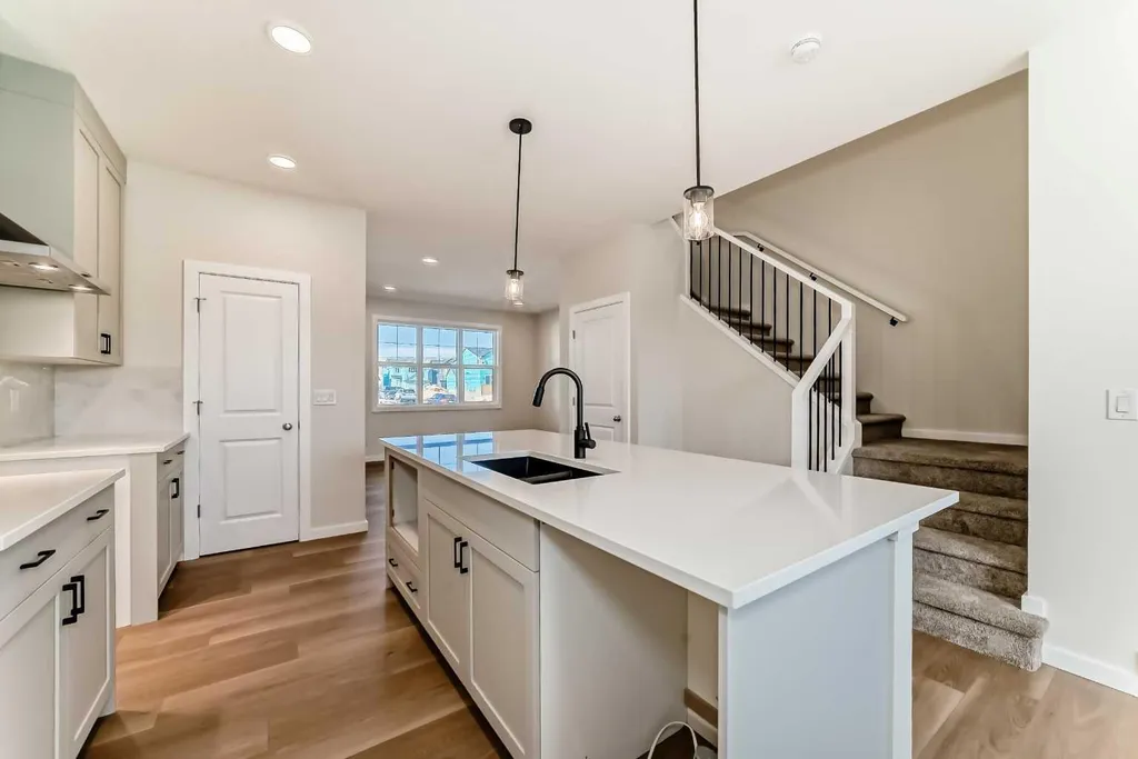 104 Creekside Rise SW Calgary AB T2X 6G8