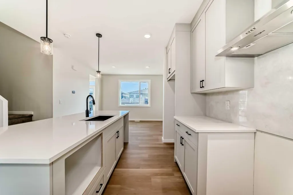 104 Creekside Rise SW Calgary AB T2X 6G8