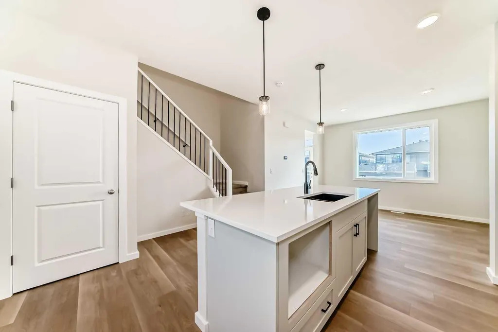 104 Creekside Rise SW Calgary AB T2X 6G8