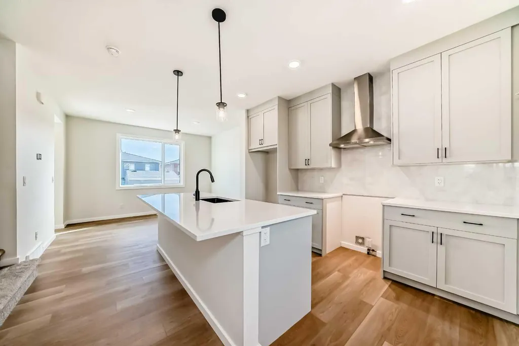 104 Creekside Rise SW Calgary AB T2X 6G8