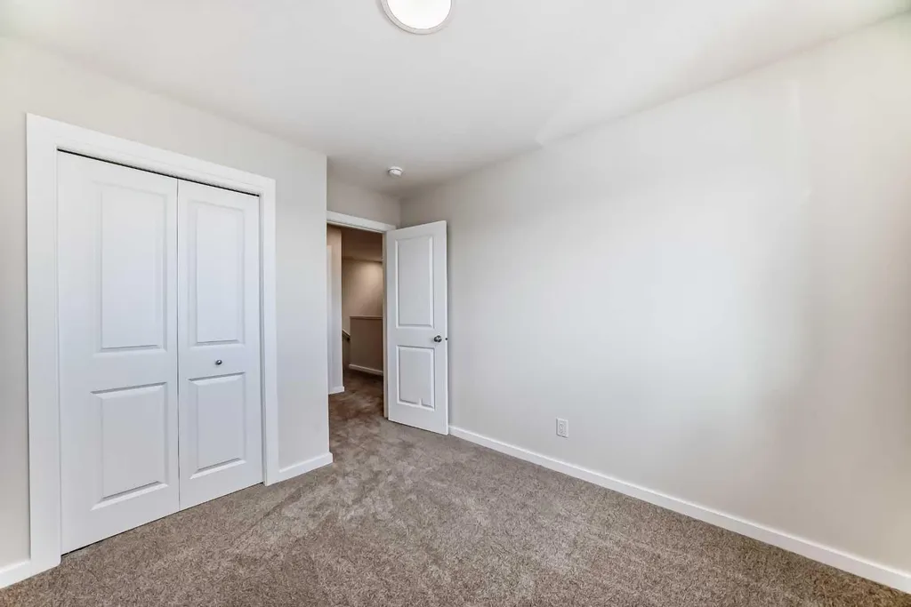 104 Creekside Rise SW Calgary AB T2X 6G8