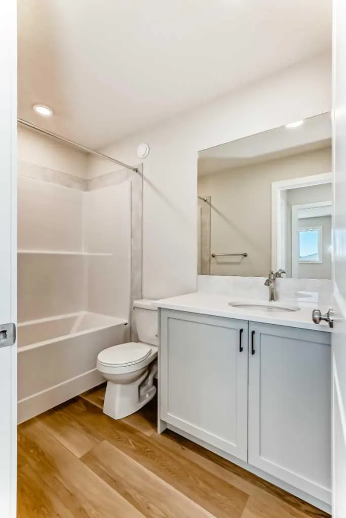 104 Creekside Rise SW Calgary AB T2X 6G8