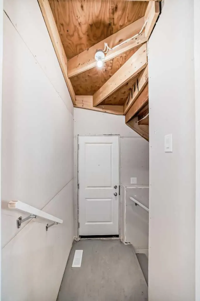 104 Creekside Rise SW Calgary AB T2X 6G8