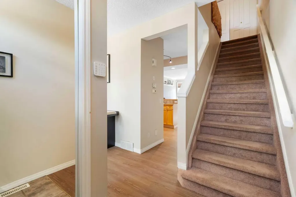 25 Prestwick Park SE Calgary AB T2Z 3V3