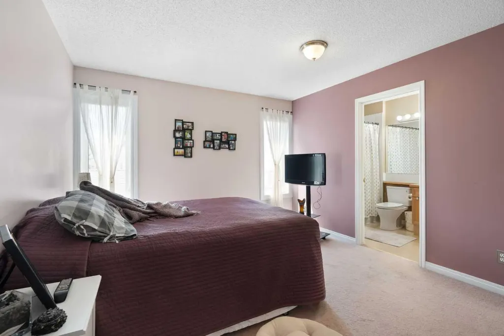 25 Prestwick Park SE Calgary AB T2Z 3V3