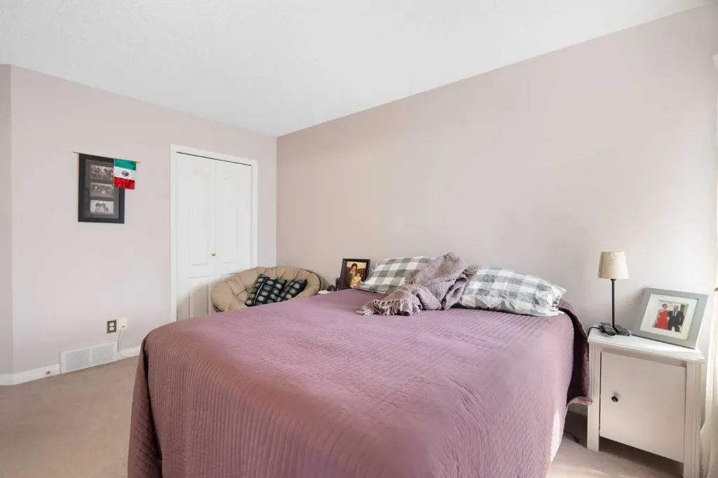 25 Prestwick Park SE Calgary AB T2Z 3V3