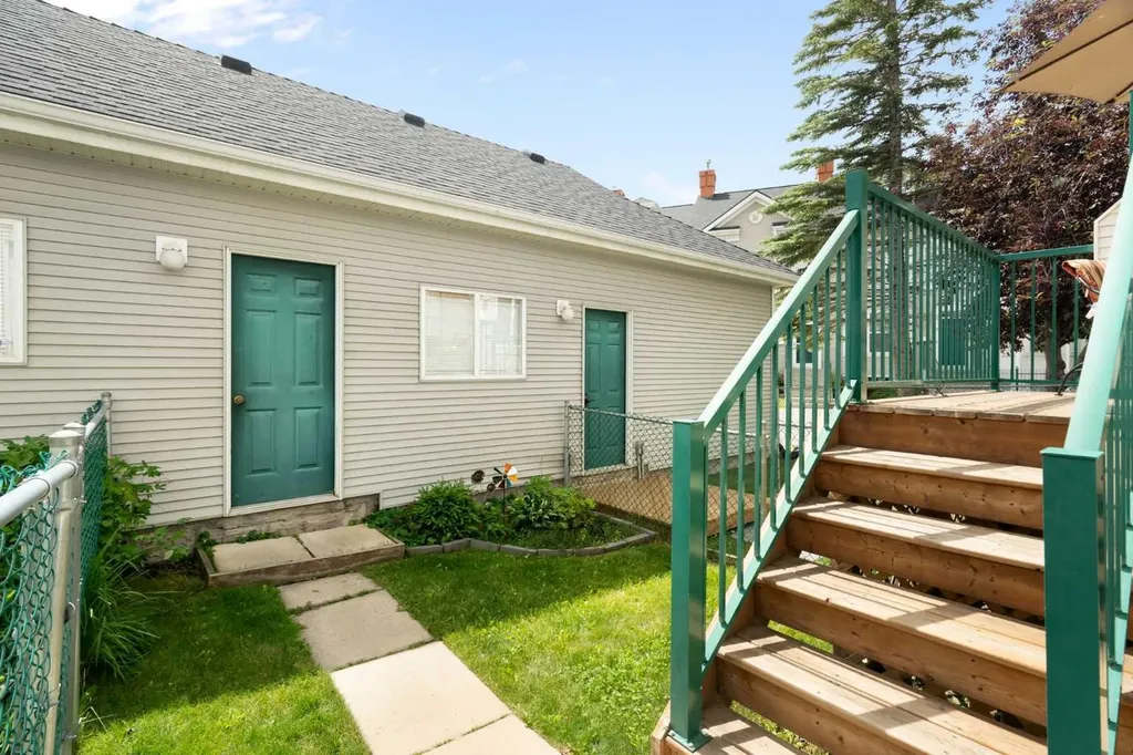 25 Prestwick Park SE Calgary AB T2Z 3V3