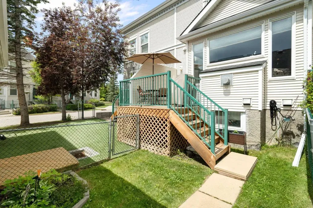 25 Prestwick Park SE Calgary AB T2Z 3V3