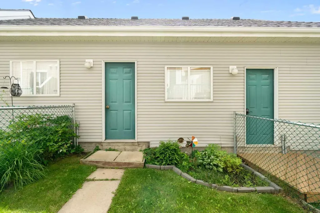 25 Prestwick Park SE Calgary AB T2Z 3V3