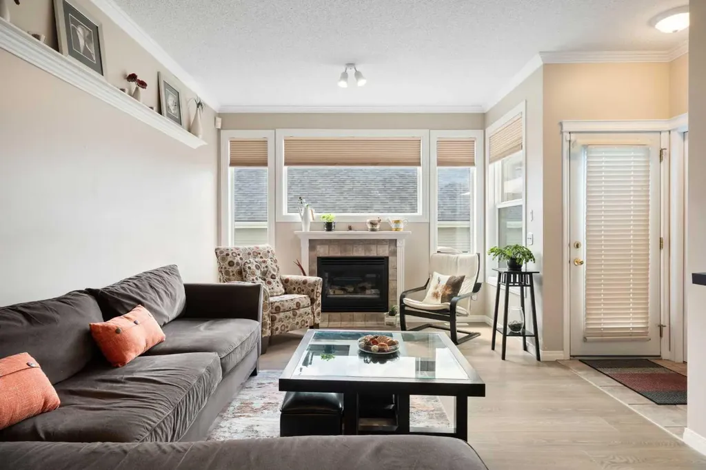 25 Prestwick Park SE Calgary AB T2Z 3V3