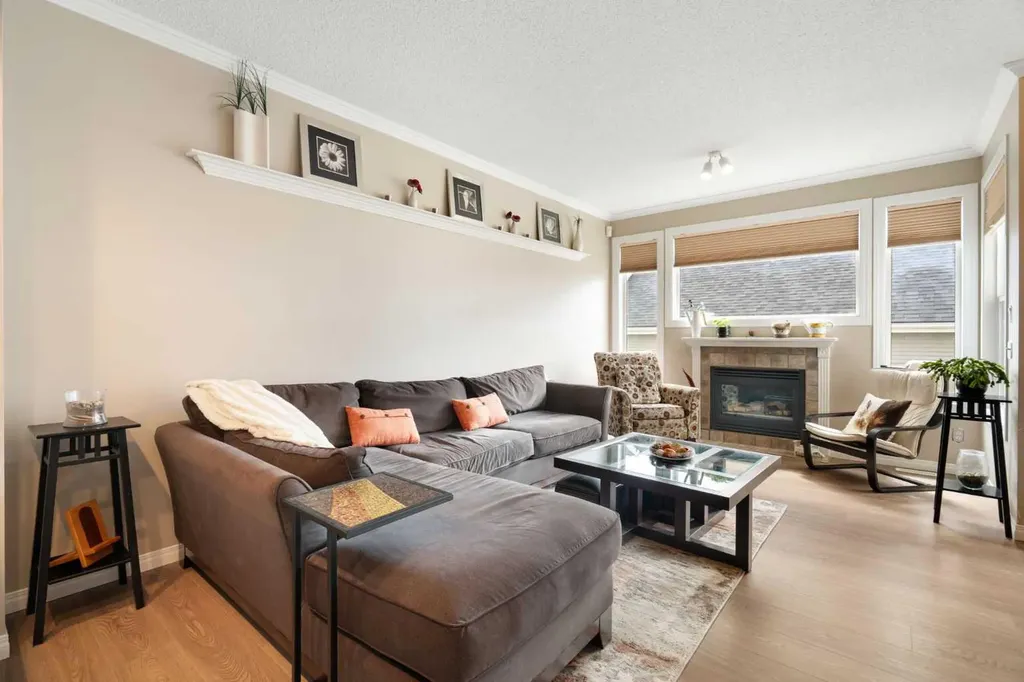 25 Prestwick Park SE Calgary AB T2Z 3V3