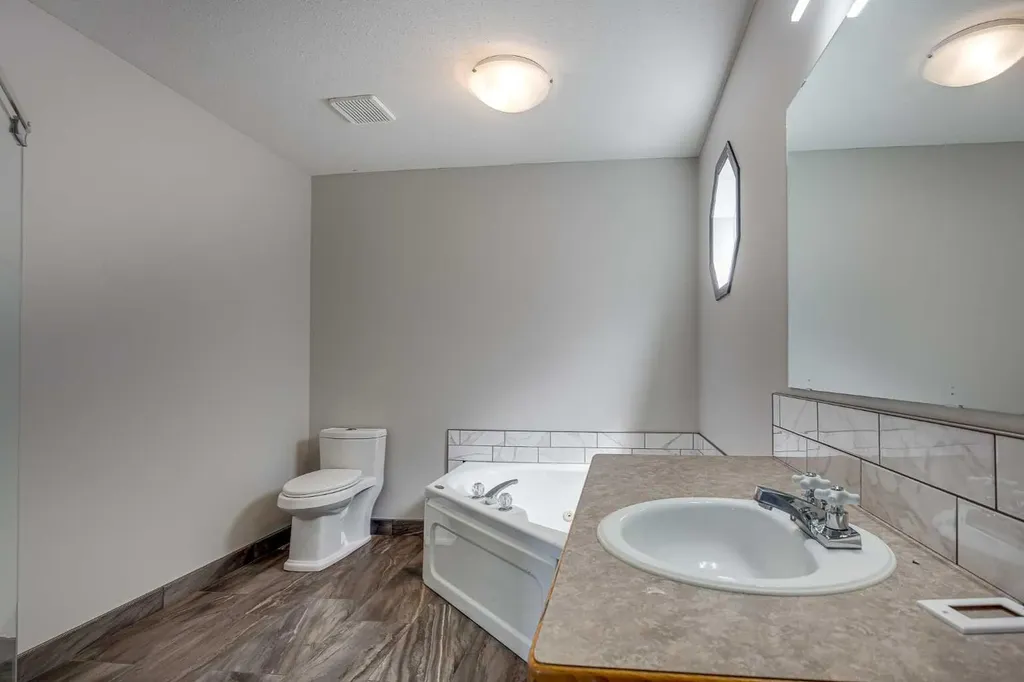 17 Stanford Boulevard Blackfalds AB T0M 0J0