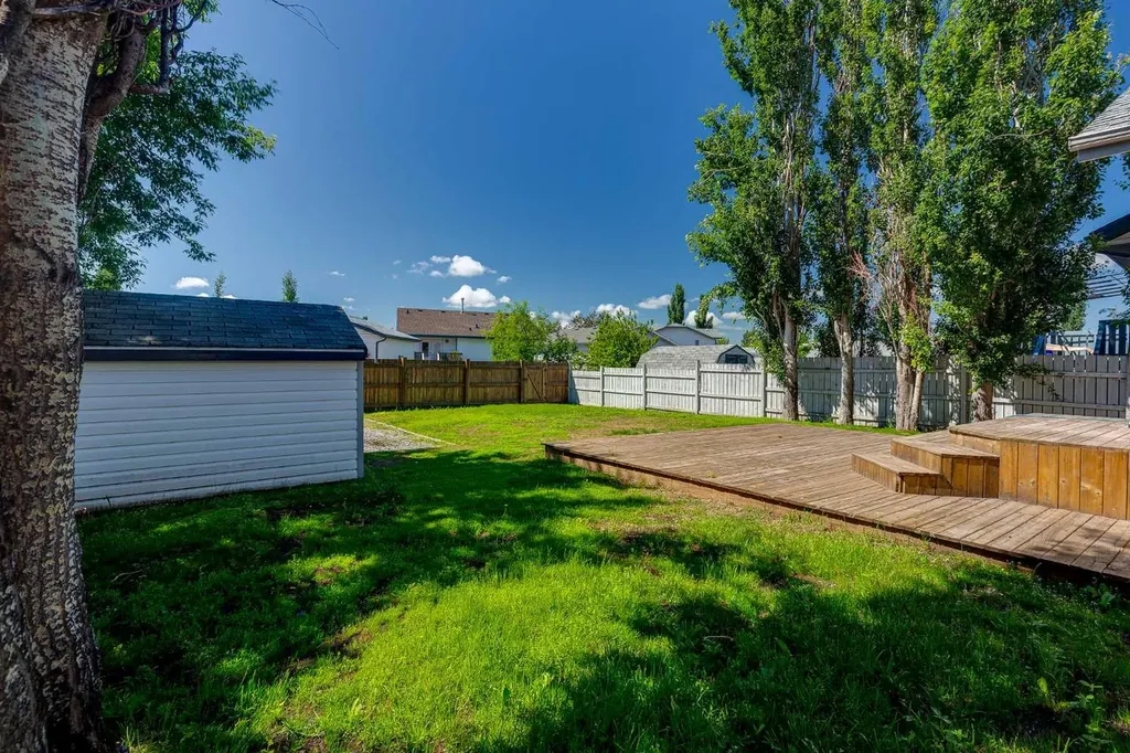 17 Stanford Boulevard Blackfalds AB T0M 0J0