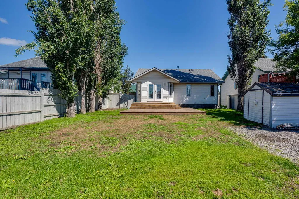 17 Stanford Boulevard Blackfalds AB T0M 0J0