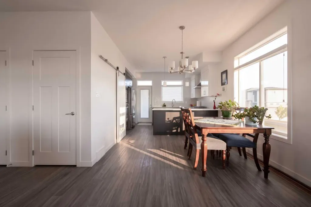 318 Lynx Road N Lethbridge AB T1H 6X8