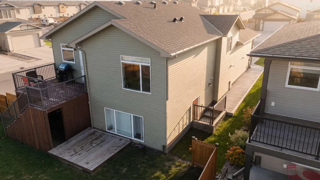 318 Lynx Road N Lethbridge AB T1H 6X8