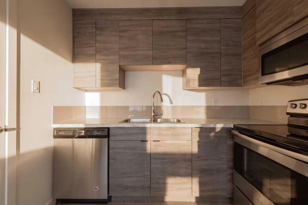 318 Lynx Road N Lethbridge AB T1H 6X8