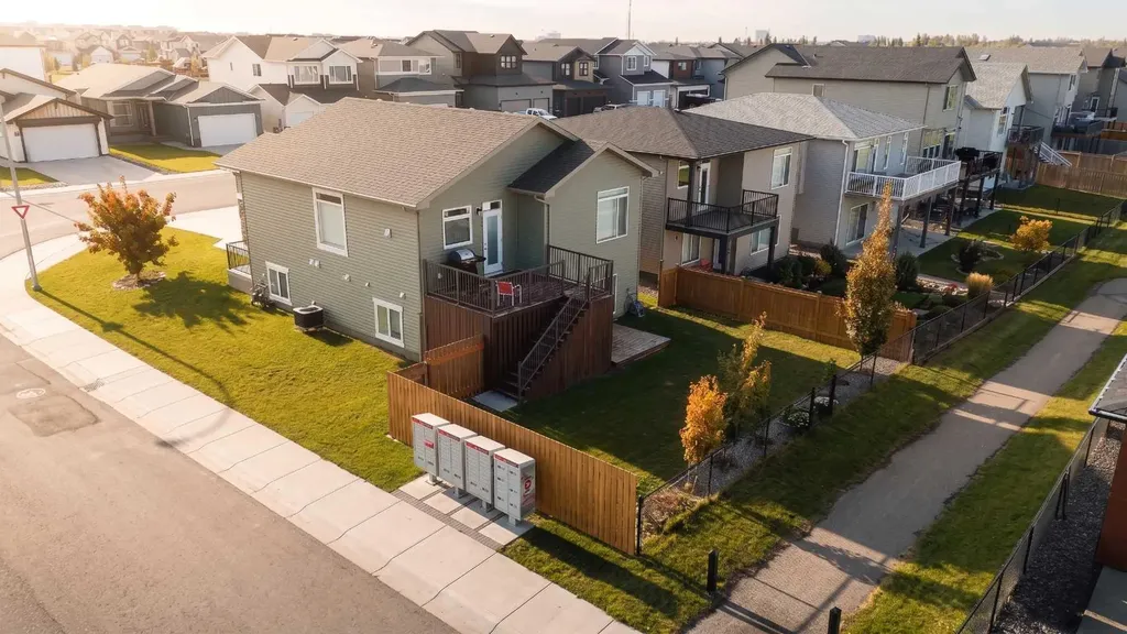318 Lynx Road N Lethbridge AB T1H 6X8