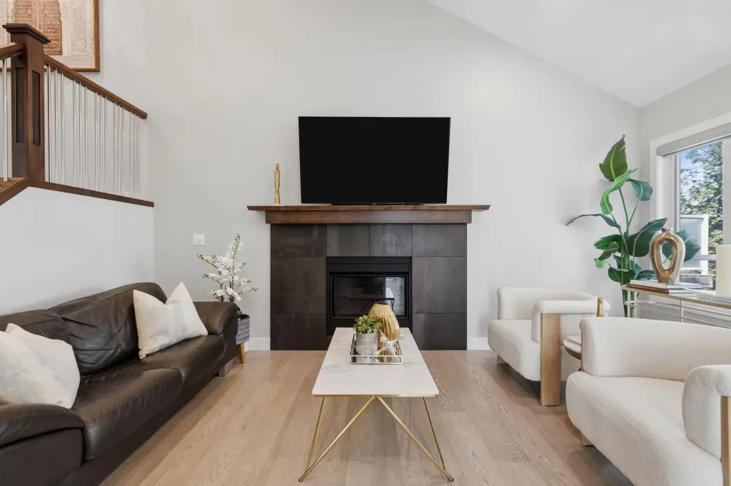 30 Strathcona Road SW Calgary AB T3H 1V5
