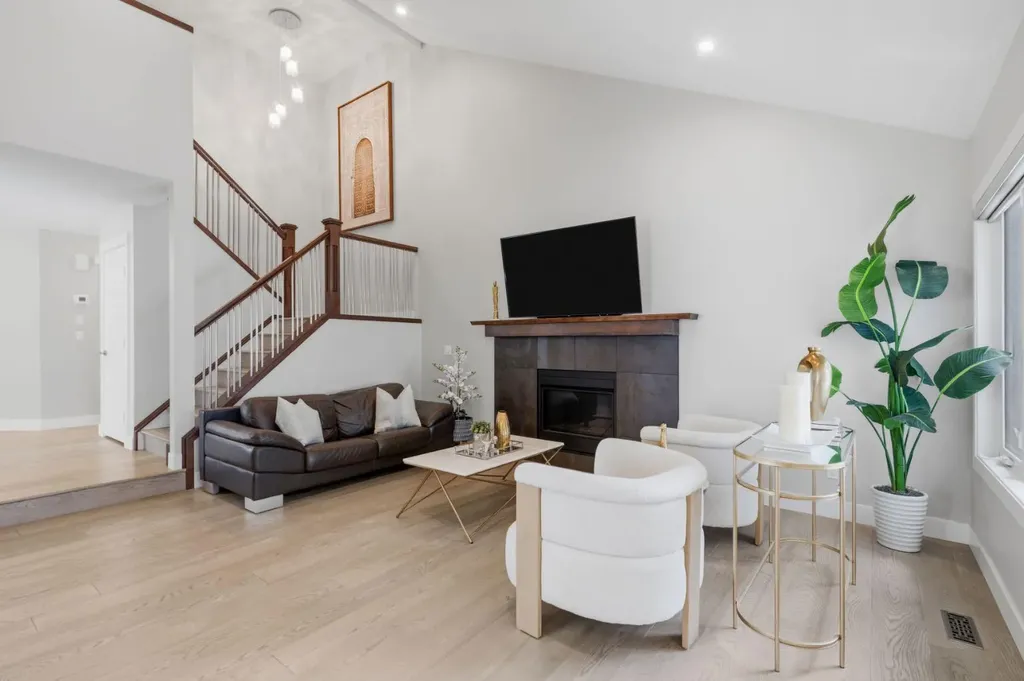 30 Strathcona Road SW Calgary AB T3H 1V5