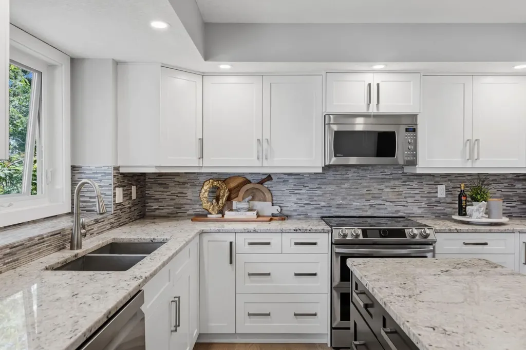30 Strathcona Road SW Calgary AB T3H 1V5