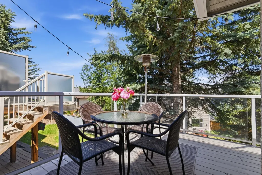 30 Strathcona Road SW Calgary AB T3H 1V5
