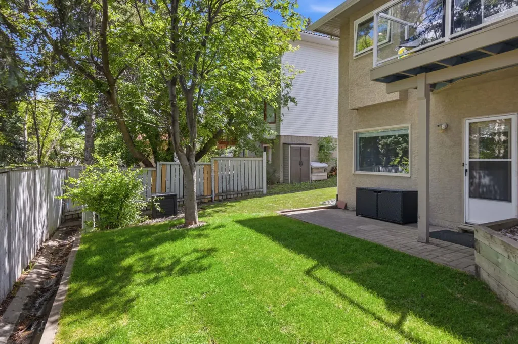 30 Strathcona Road SW Calgary AB T3H 1V5