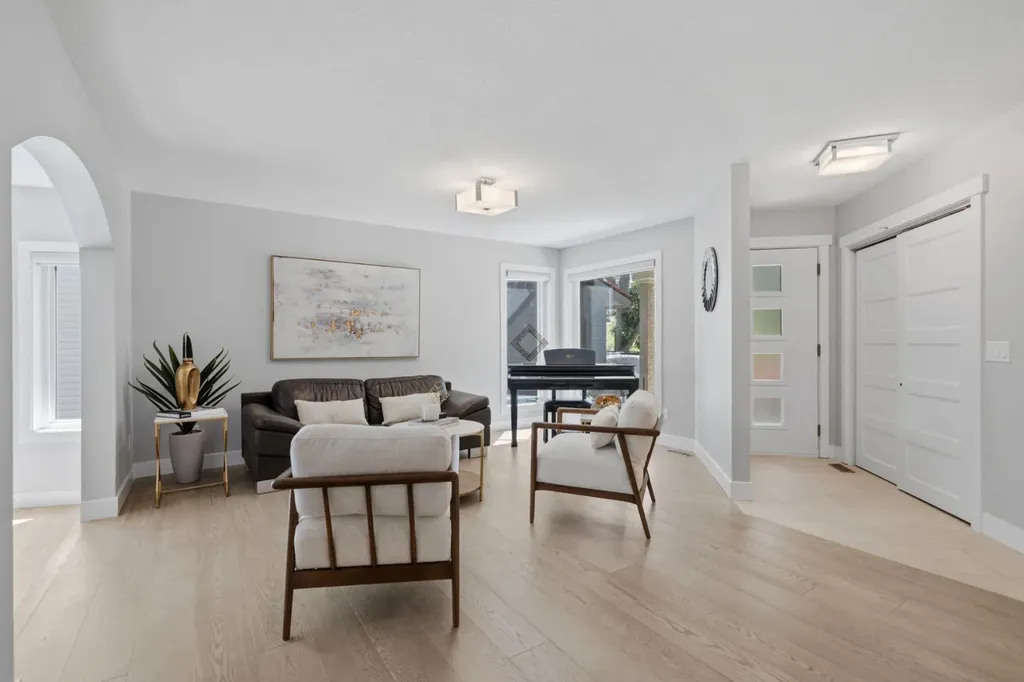 30 Strathcona Road SW Calgary AB T3H 1V5