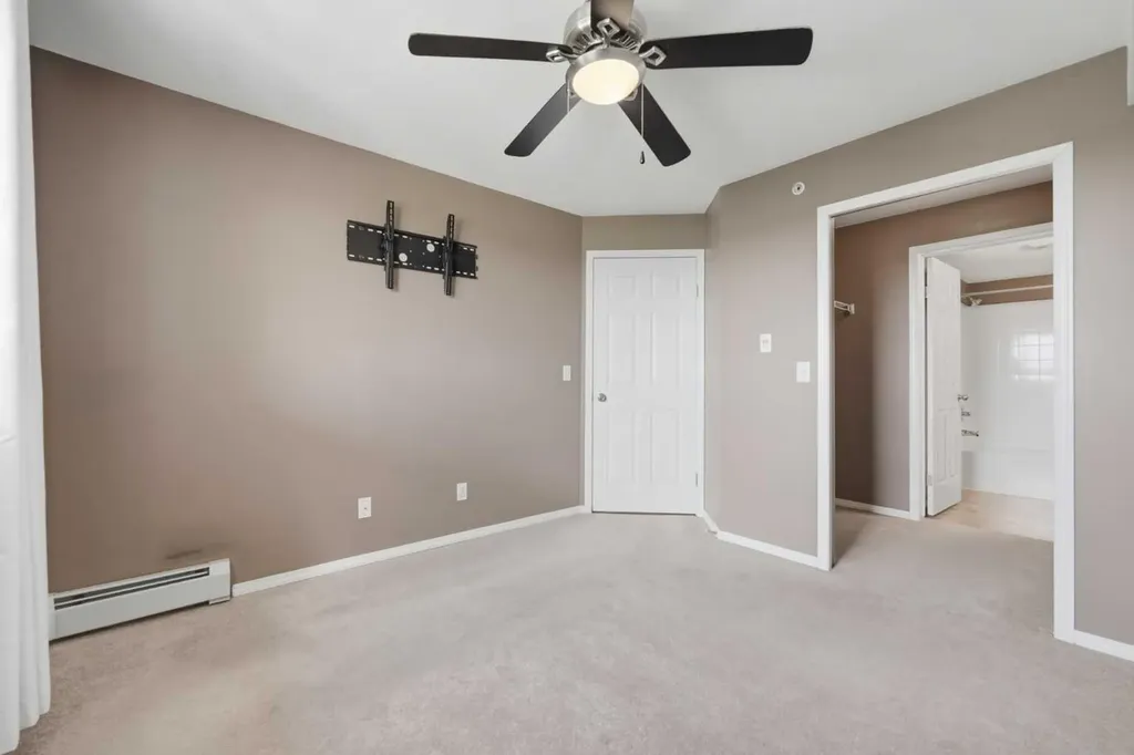 10 Prestwick Bay SE Calgary AB T2Z 0B3