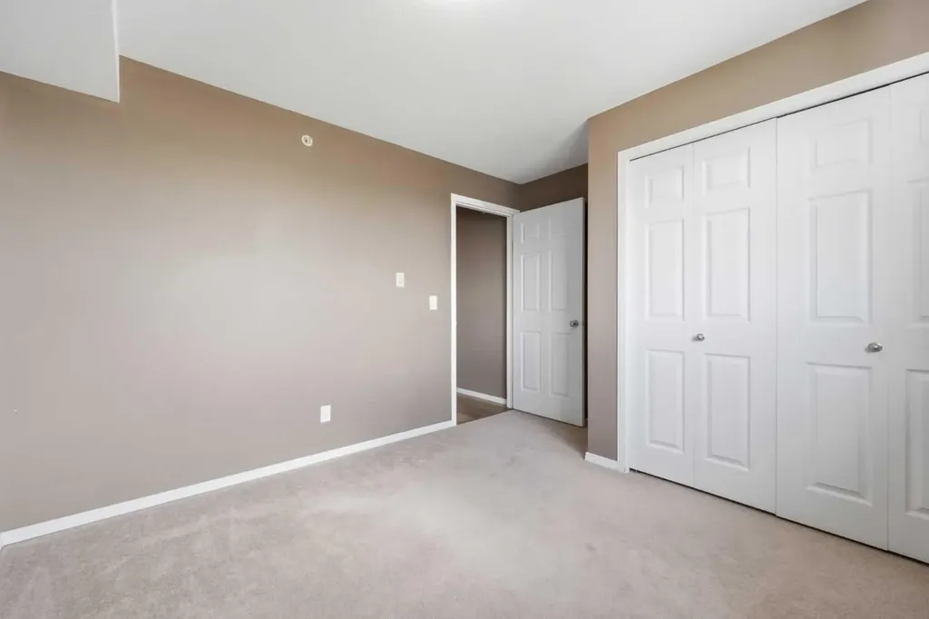 10 Prestwick Bay SE Calgary AB T2Z 0B3