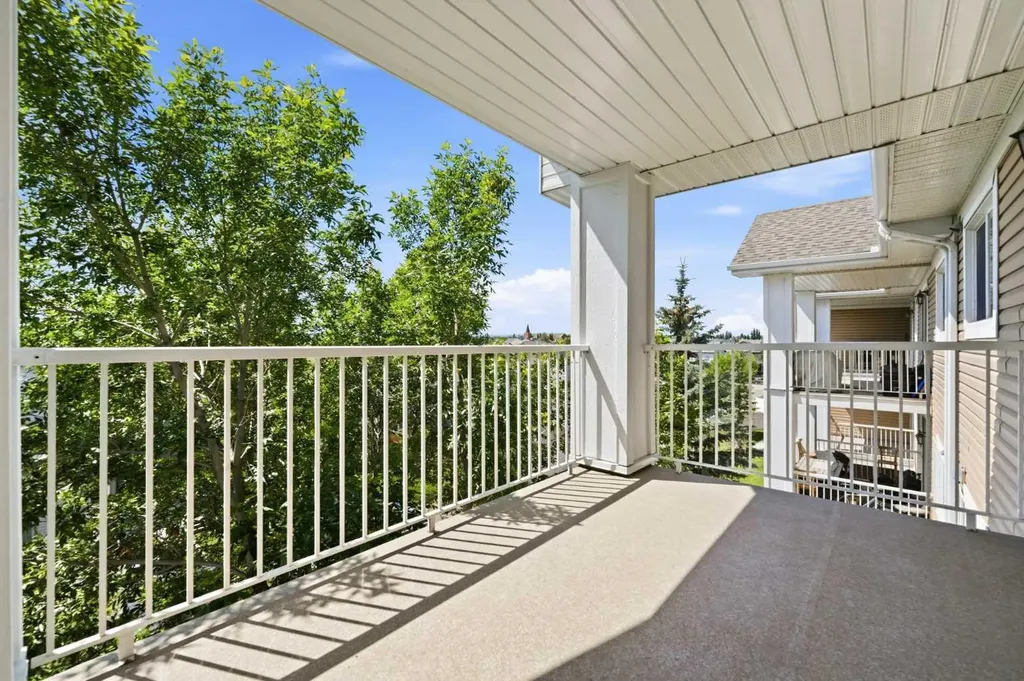10 Prestwick Bay SE Calgary AB T2Z 0B3