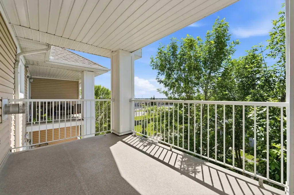 10 Prestwick Bay SE Calgary AB T2Z 0B3